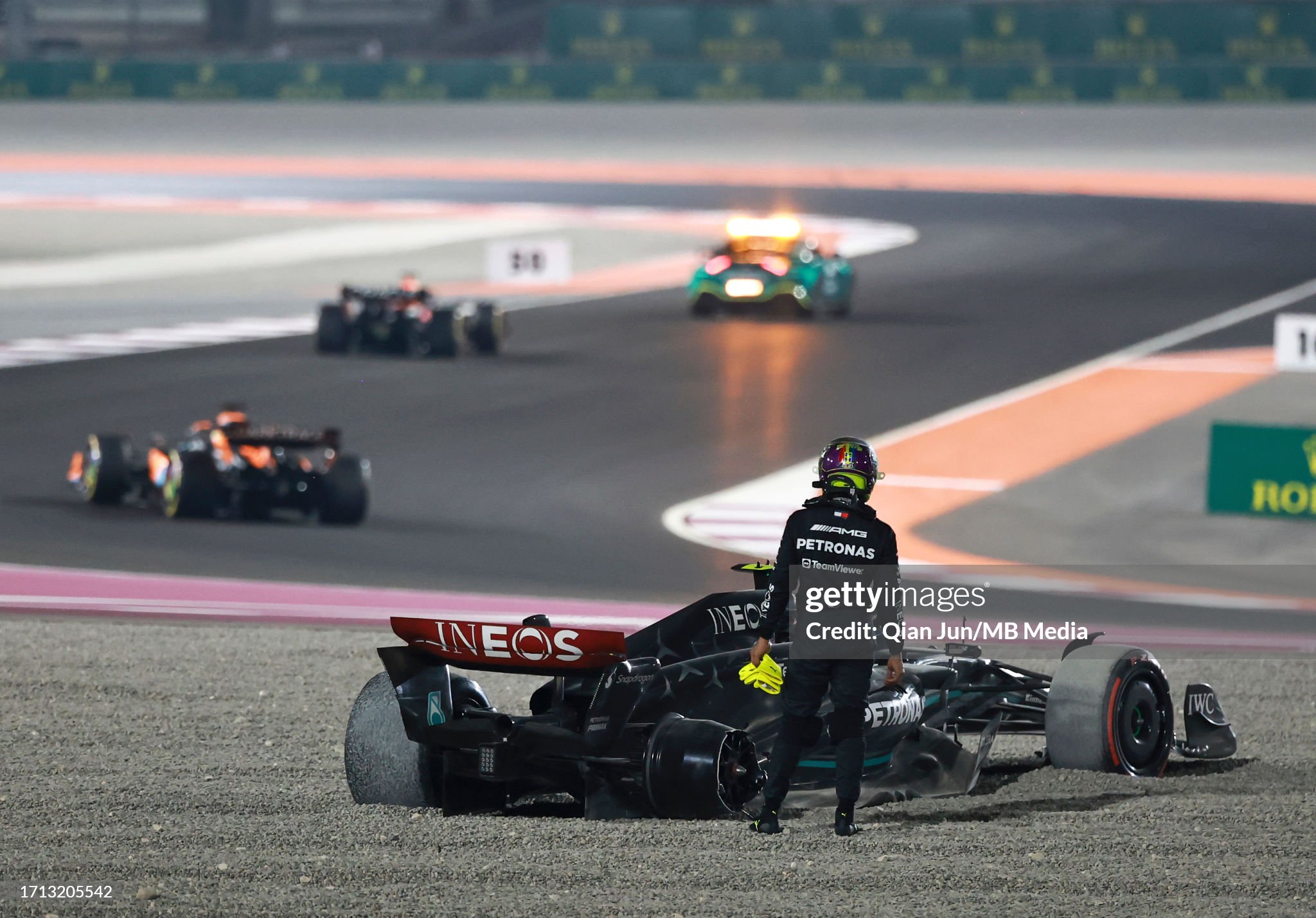 Formula 1 | Mercedes Battle Boils Over in Qatar Grand Prix Heat