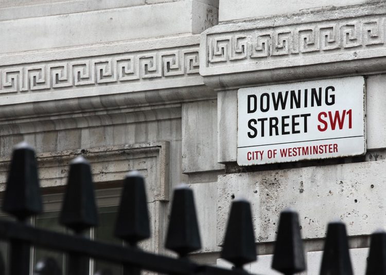 UK Leadership Odds Guide: How Political Shocks Move Bookmaker Markets