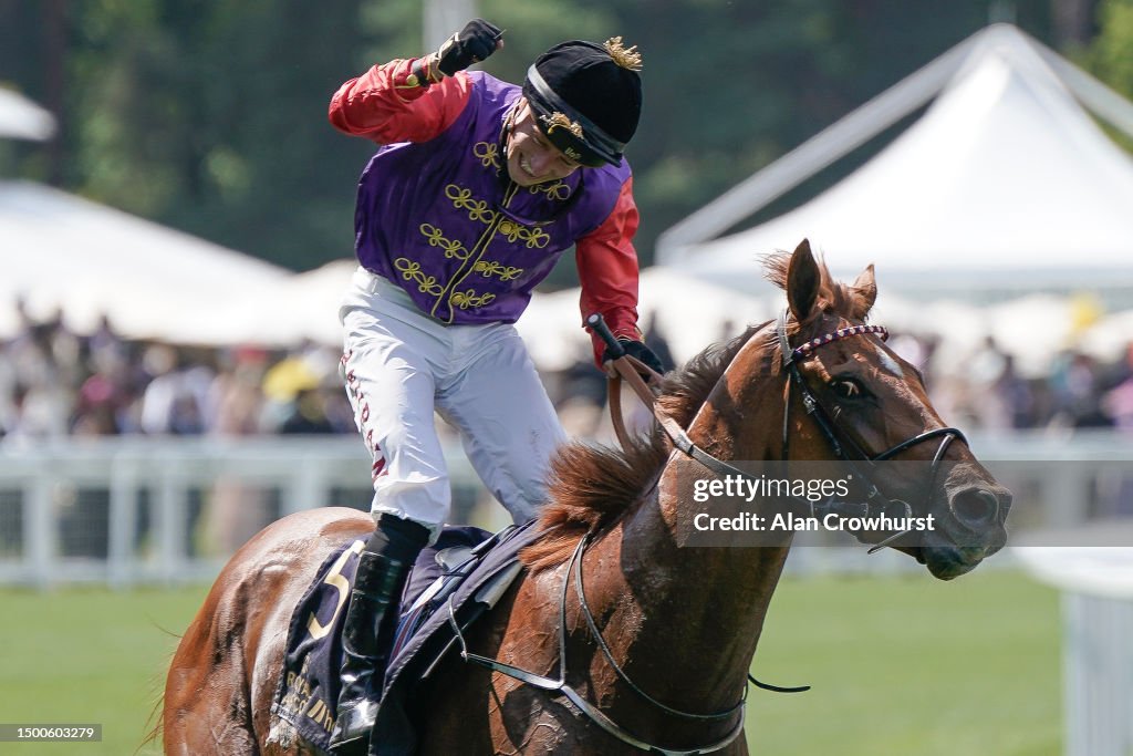 St Leger, Desert Crown, Royal