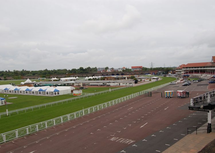 Chester Racecard Today: Tips, Draw Bias & Course Form Analysis
